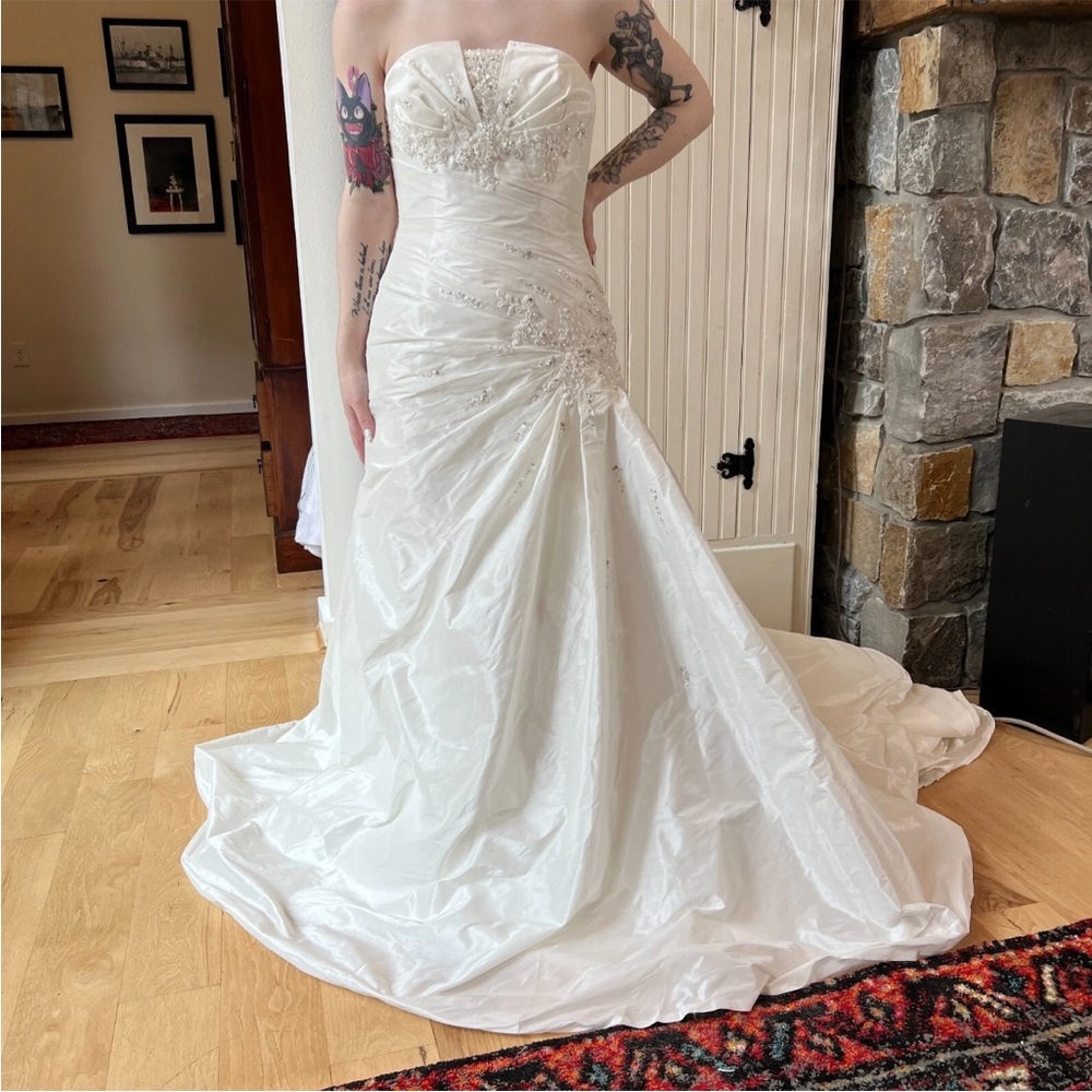 Pronovias Wedding Dress Gown “Reyes” Size 4 A-Line Taffeta Bling Strapless - Picture 4 of 8